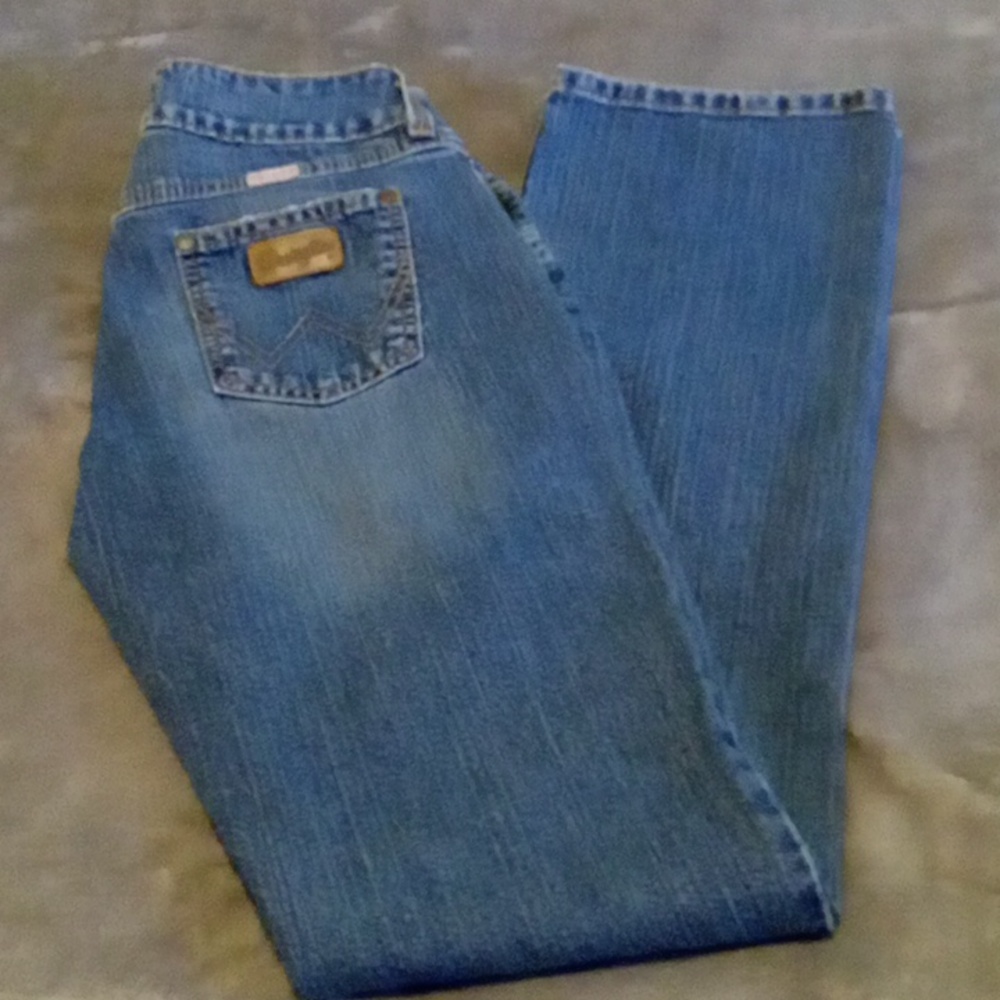 Wrangler Blue High Rise Jeans Classic Style Boot Cut